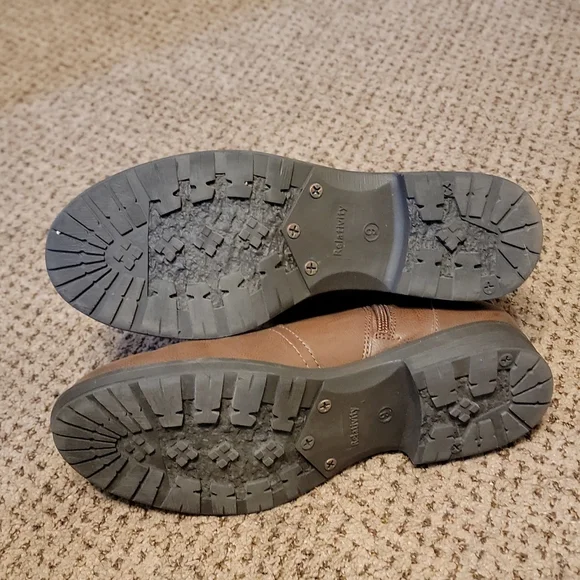 Like New Booties! | Relativity brand | Size 9 - Picture 6 of 6